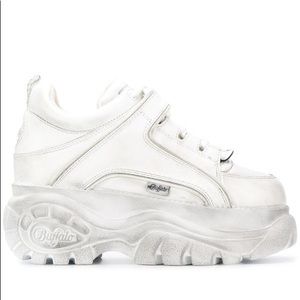 BUFFALO 
chunky platform sneakers